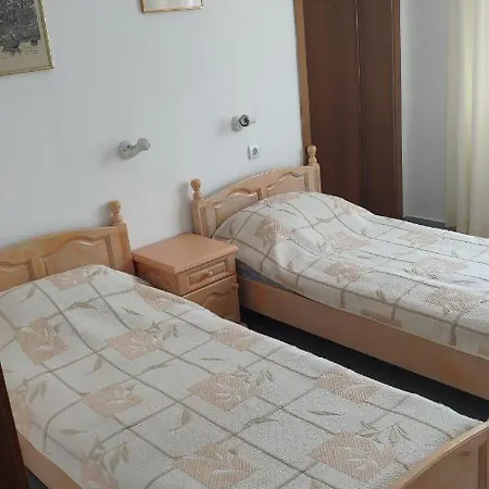 семеен ирина Otel Lozenets