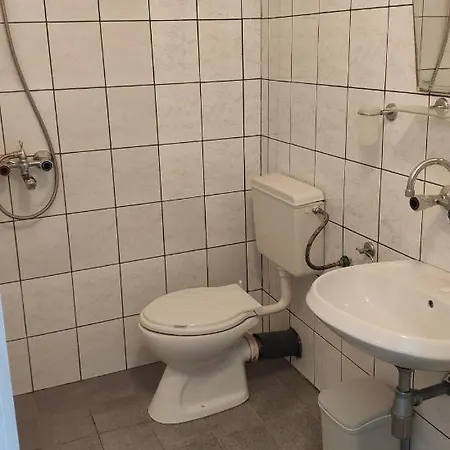 семеен ирина Hotel 2*