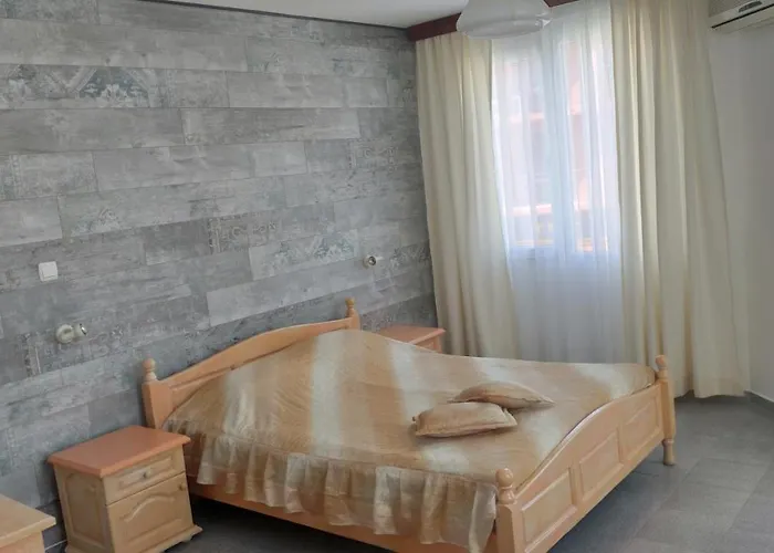 Hotel семеен ирина Lozenets